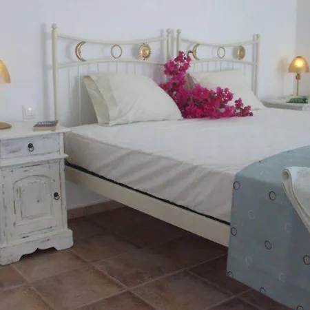 Solaris 2* Folegandros Town